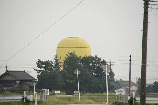 気球がやってきた　　　　　　　　　　　2012年11月24日_c0160630_18102.jpg