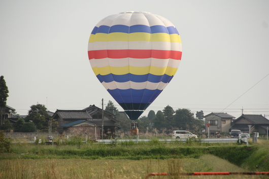 気球がやってきた　　　　　　　　　　　2012年11月24日_c0160630_19417.jpg