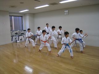 土曜は空手 元気に稽古、体験!_c0118332_23214284.jpg