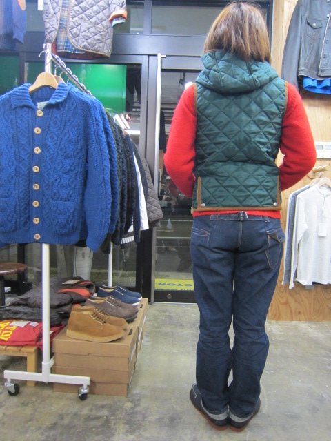 コイツの季節です・・・ Traditional W/W BANGOR QUILITING VEST!★_d0152280_4545213.jpg