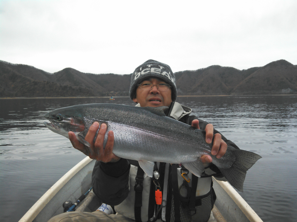 １１月２３日　本栖湖ヒメマス釣り（撃沈）_c0163207_6573899.jpg