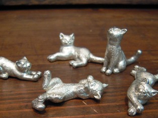 錫の箸置き お香立てなど 湘南藤沢 猫ものの店と小さなギャラリー 山猫屋 錫の箸置き お香立てなど 湘南藤沢 猫ものの店と小さなギャラリー 山猫屋