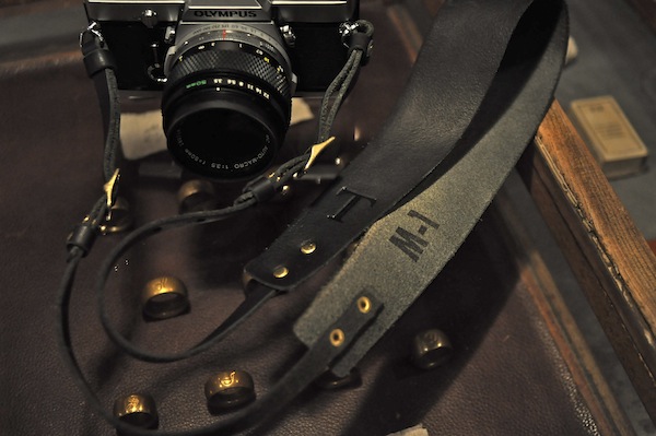 leather strap_b0172633_23151029.jpg
