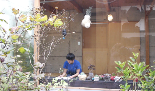 １００いまるまる「 動植物とおどる人 」_b0151262_1439549.png