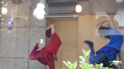 １００いまるまる「 動植物とおどる人 」_b0151262_14405167.png