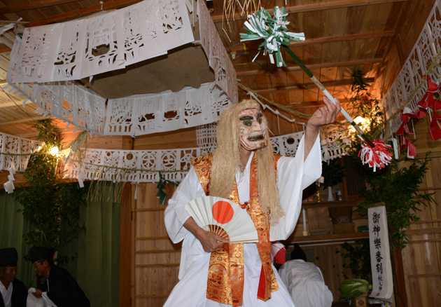 夜通し神楽を撮影してきました!_e0171573_22485943.jpg