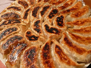 今日のまかないごはん・・・餃子にリベンジ_b0014003_14302293.jpg