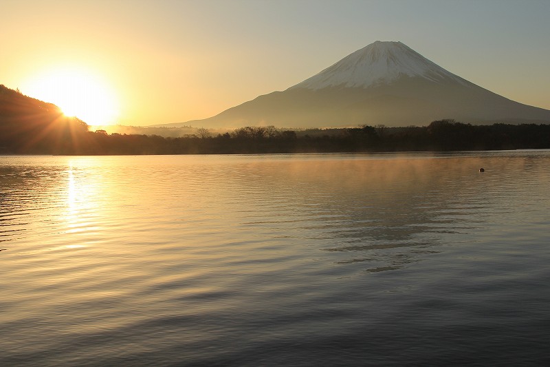 精進湖の朝_a0188405_17494219.jpg