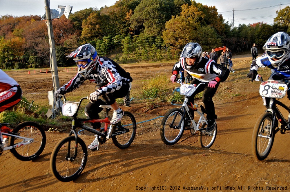 2012JOSF緑山11月定期戦VOL3：BMXマスターズ決勝　動画あり_b0065730_15104614.jpg