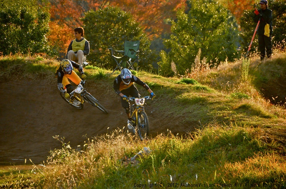 2012JOSF緑山11月定期戦VOL4：MTBエキスパート/エリート決勝　動画あり_b0065730_1725665.jpg