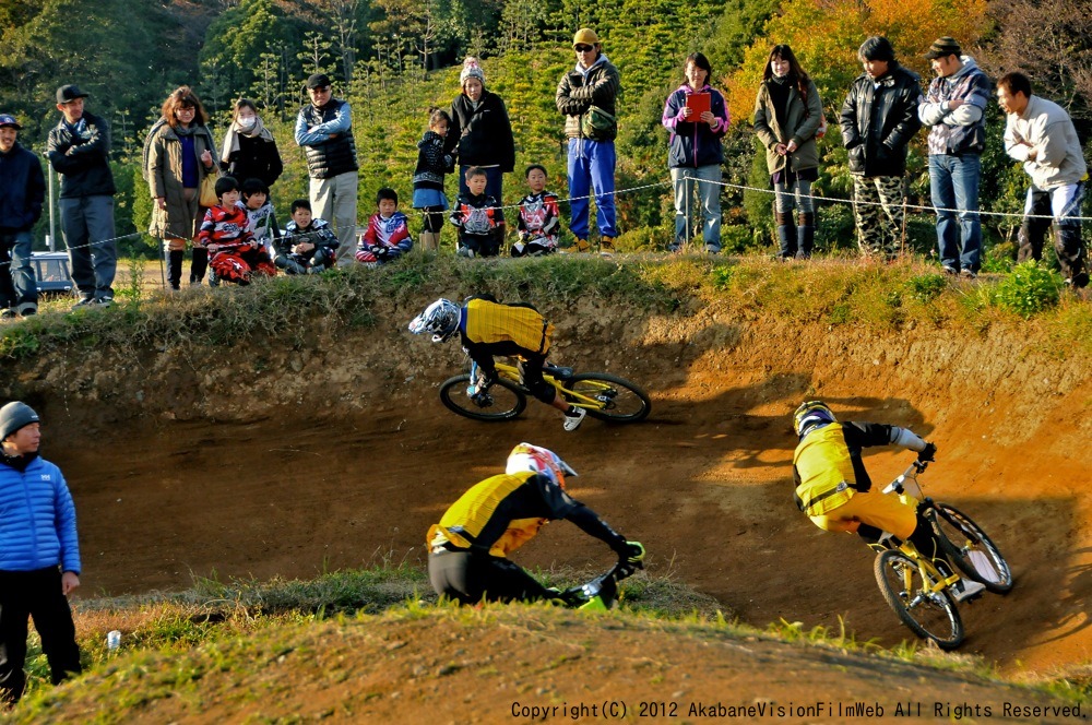 2012JOSF緑山11月定期戦VOL4：MTBエキスパート/エリート決勝　動画あり_b0065730_174265.jpg