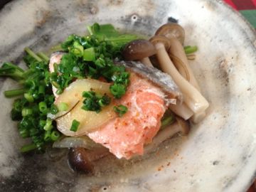 ゆっくりの朝ごはん 冬野菜と鮭、生姜の昆布水蒸し_e0134337_12241145.jpg
