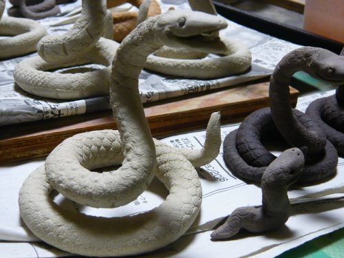 来年の干支のヘビ（巳）祭り : あんにゅいん 陶芸猫さん