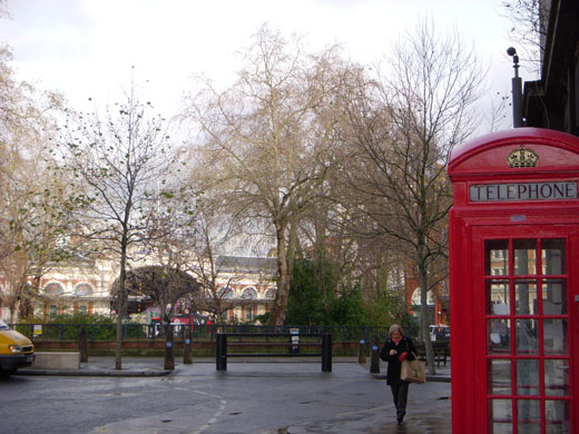 A Phone Box Shrine To Sherlock Holmes 英国と暮らす From London By Rie Suzuki A Phone Box Shrine To Sherlock Holmes 英国と暮らす From London By Rie Suzuki