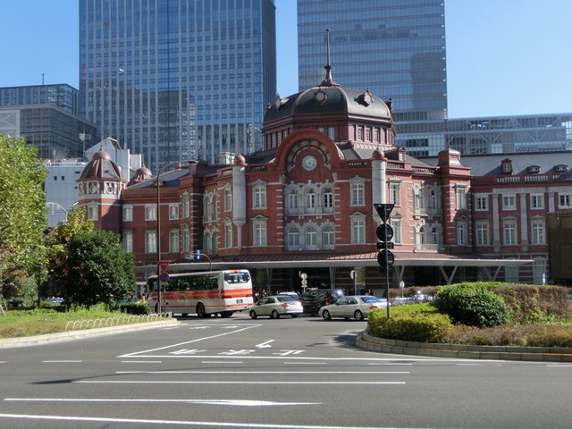 素敵です東京駅の秋、東京駅の風格、頑張れ安倍晋三、若者の明日を開く橋下徹に期待、日本の夜明けなるか_d0181492_01216.jpg
