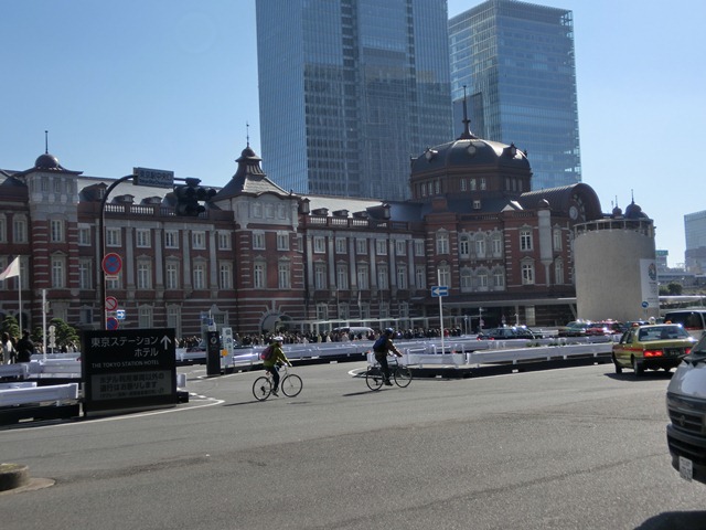 素敵です東京駅の秋、東京駅の風格、頑張れ安倍晋三、若者の明日を開く橋下徹に期待、日本の夜明けなるか_d0181492_02870.jpg