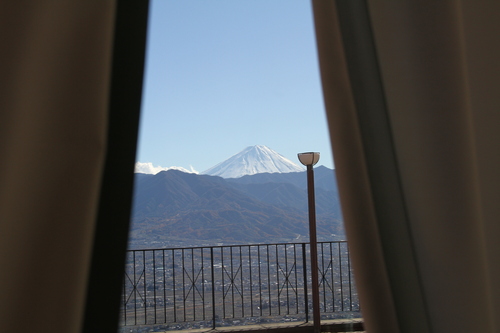 甲州市・フルーツ公園より富士山を望む。_b0162824_2065196.jpg