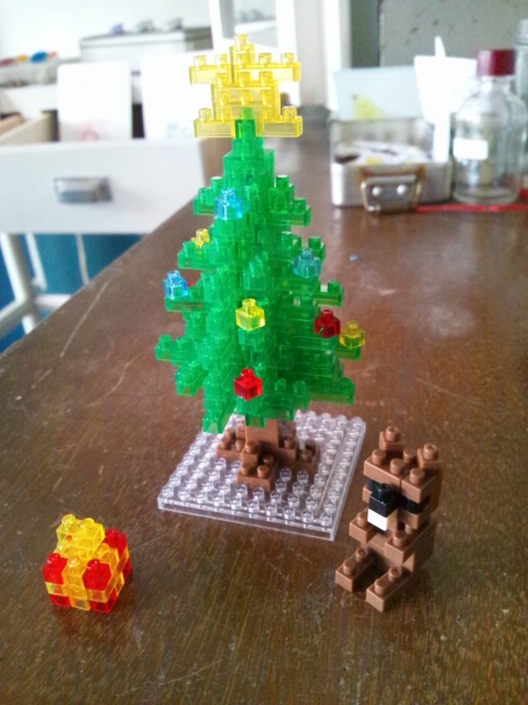 ナノブロックのクリスマスツリーと通気口とMikoバッグコレクション_c0246783_15385338.jpg