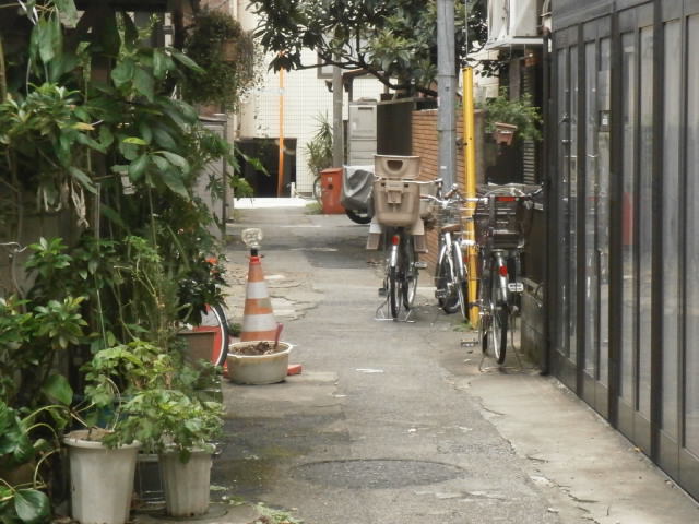 足立区千住宿の路地。_a0214329_17262377.jpg