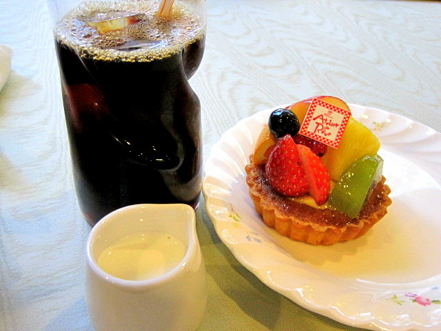 アイスカフェオレの定義とは 国立西洋美術館 喫茶室すいれん うもお見ゆ日々 アイスカフェオレの定義とは 国立西洋美術館 喫茶室すいれん うもお見ゆ日々