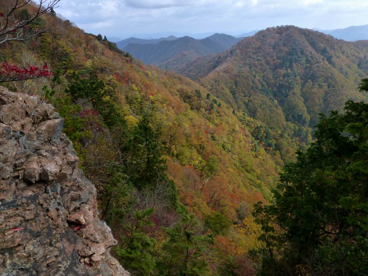 蕎麦粒山－奥美濃の槍と呼ばれる鋭鋒_e0110500_3101418.jpg