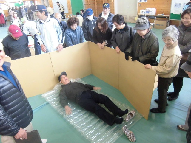 訓練の熟度が高い 富士駅南地区避難所運営訓練_f0141310_851120.jpg
