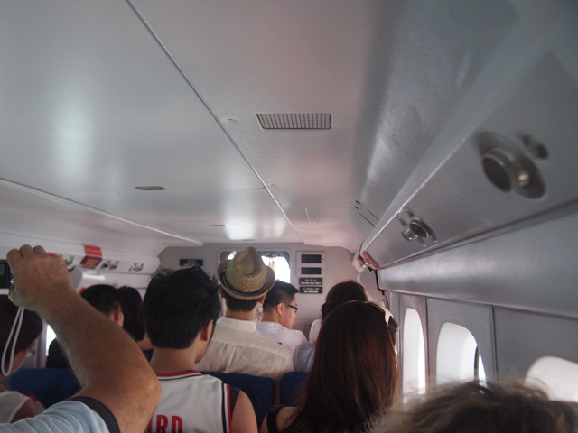 水上飛行機に乗って・・・モルディブ_e0182138_1943273.jpg