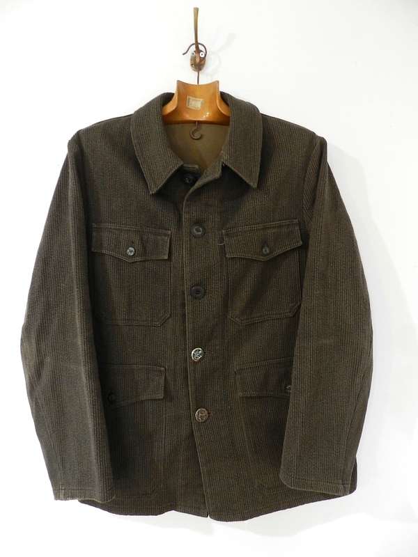 French hunting jacket with animal buttons_f0226051_1337818.jpg