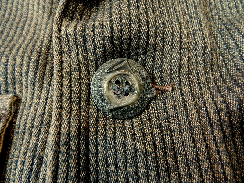 French hunting jacket with animal buttons_f0226051_1339440.jpg