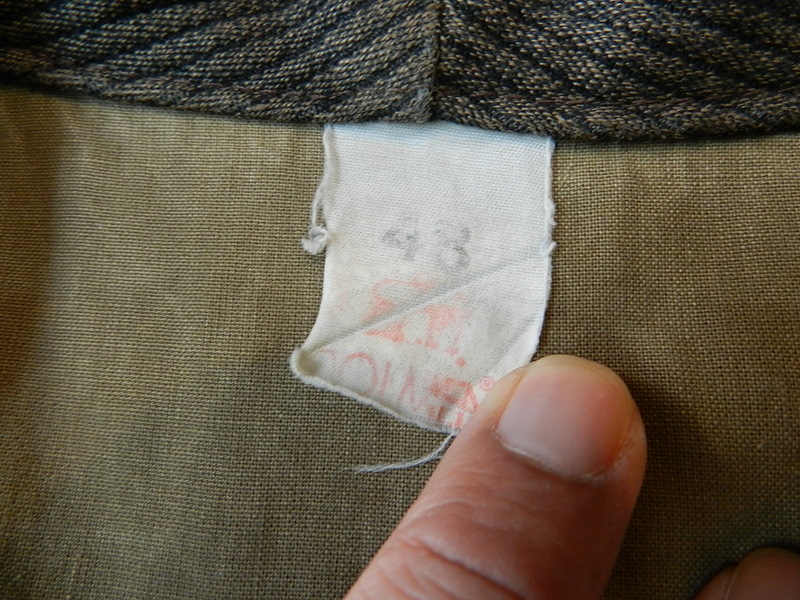 French hunting jacket with animal buttons_f0226051_13434935.jpg