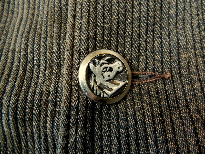 French hunting jacket with animal buttons_f0226051_134577.jpg