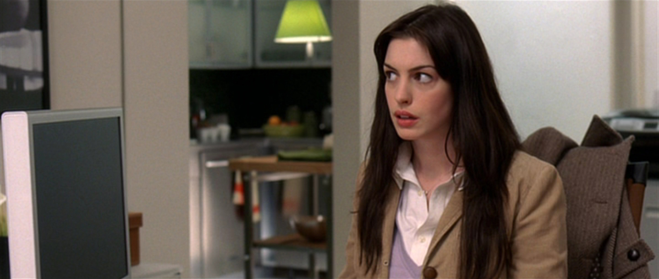 アン・ハサウェイ（Anne Hathaway）「プラダを着た悪魔」（2006）_e0042361_2347498.jpg