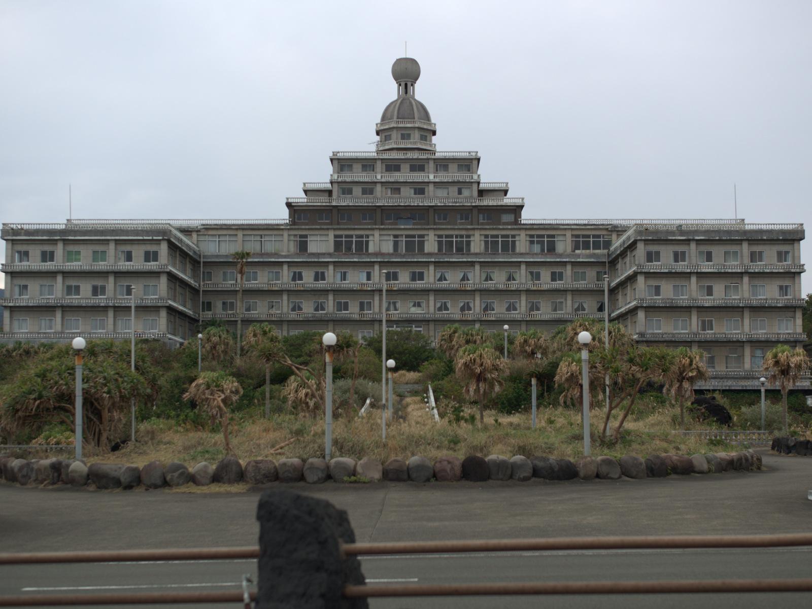 Scene160 Hachijo Oriental Resort 八丈 オリエンタルリゾート 廃墟となったホテル 自由時間ー至福のひとときー Scene160 Hachijo Oriental Resort 八丈 オリエンタルリゾート 廃墟となったホテル 自由時間ー至福のひとときー
