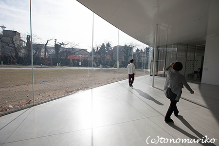 金沢21世紀美術館_c0024345_0152274.jpg