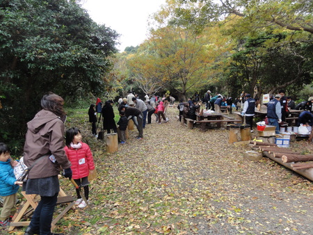 H24年「丸太を切ってサンタを作ろう」 in せんなん里海公園_c0108460_2254998.jpg