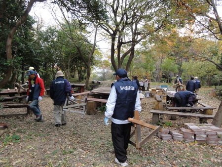 H24年「丸太を切ってサンタを作ろう」 in せんなん里海公園_c0108460_22582326.jpg