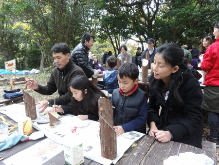 H24年「丸太を切ってサンタを作ろう」 in せんなん里海公園_c0108460_23152153.jpg