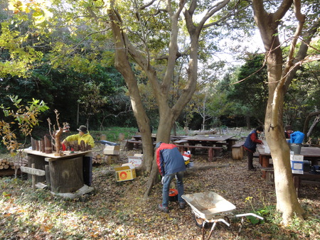 H24年「丸太を切ってサンタを作ろう」 in せんなん里海公園_c0108460_2324540.jpg