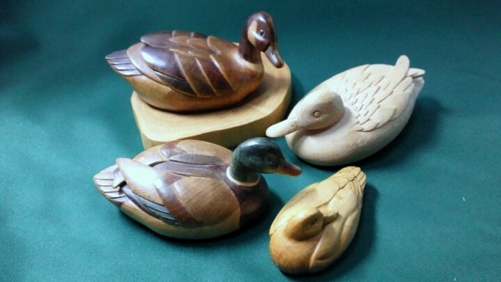 デコイ　木製 古いです Vintage fish decoys - Etsy 日本