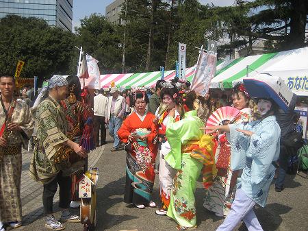 富山　松川の桜とチンドン祭り_c0229483_21205492.jpg