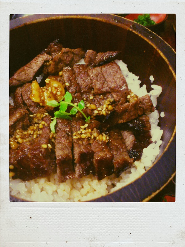 2日連続肉を食べてパワーチャージ_b0065587_20232742.jpg
