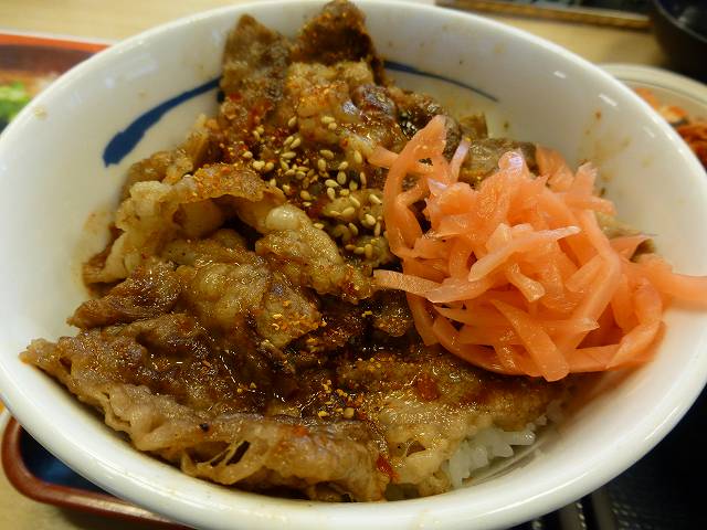 松屋の焼き牛めし　　　門真店_c0118393_8181445.jpg