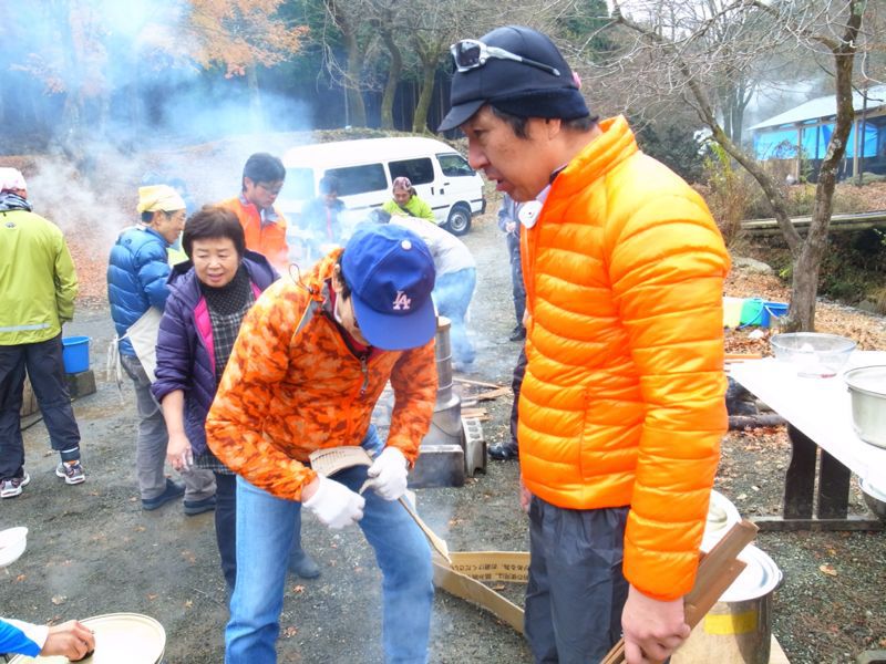 12月2日 お山のお餅つき_a0232368_2147759.jpg