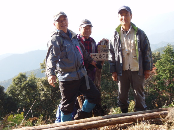 大蛇峰登山路を確認しました_a0243432_1638236.jpg