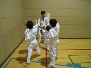 西町教室 今日も元気に大会前稽古!_c0118332_23135667.jpg