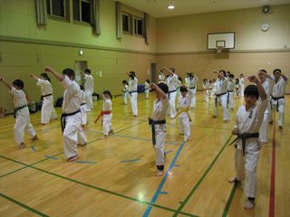 西町教室 今日も元気に大会前稽古!_c0118332_2313658.jpg