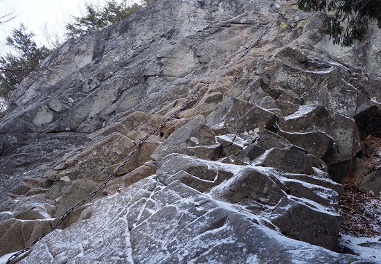 12月の乾徳山は…雪が降ってきた！今年、最後の…鎖場!_a0158702_14451584.jpg