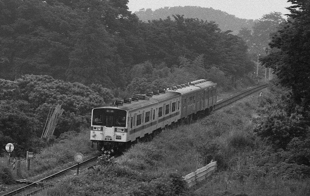 1987年6月 八高線拝島~小宮にてキハ35_f0203926_23215862.jpg