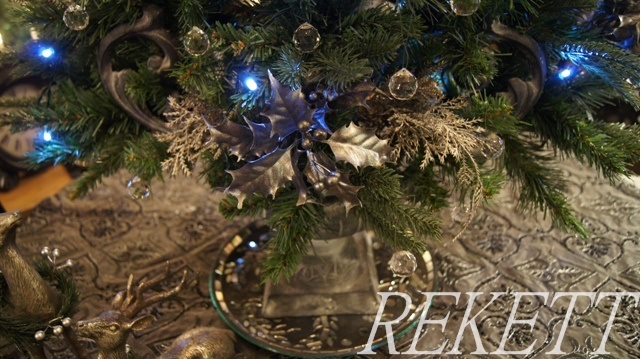 アイアンのフラワーベースでオリジナルクリスマスツリー_f0029571_16526.jpg