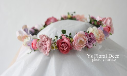 ピンク色の花冠とリストレット　フェアリーハウスの新婦さんへ_b0113510_20471983.jpg
